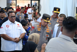 *Rangkaian Hari Bhayangkara ke-79, Polri dan KSPSI Gelar Bakti Sosial*