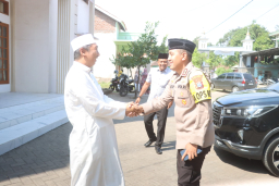 *Awali Tugas, Kapolres Probolinggo yang Baru Kunjungi Ponpes Nurul Qodim Paiton*