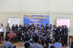 *Bukan Sekadar MPLS: Polrestabes Surabaya Bekali Siswa SMK Rajasa dengan Edukasi Anti-Gangster dan Kenakalan Remaja*