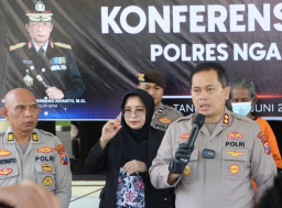 *Polres Nganjuk Ungkap Jaringan Narkoba Sita 17 Ribu Pil LL dan Puluhan Gram Sabu*