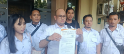 Tim Hukum Relawan Laporkan Dugaan Fitnah Terhadap Wakil Bupati Sidoarjo Mimik Idayana Ke Polda Jatim