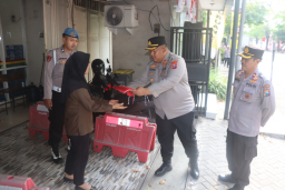 Polres Pasuruan Gelar Gebyar Bendera Merah Putih di Bangil