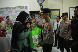Peduli Stunting, Kapolres Madiun Salurkan Bansos untuk Masyarakat