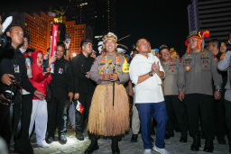 Kapolri dan Mensesneg Tinjau Panggung Rakyat di HI, Masyarakat Antusias