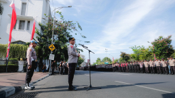 2.608 Polisi Amankan Aksi Buruh di Surabaya, Kapolrestabes Tekankan Pendekatan Humanis