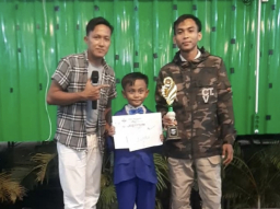 Penyanyi Muda Surabaya, Chalif, Raih Juara 3 di Ajang Audisi Karaoke Hulaan Menganti