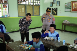 Ahli Gizi dari JICA Acungi Jempol Pelaksanaan MBG oleh SPPG Polres Tulungagung