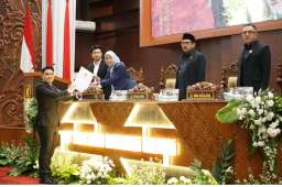 Komisi E DPRD Jatim Dorong Penambahan Anggaran untuk Gaji Guru, Tunjangan, dan Beasiswa Siswa