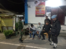 Polsek Tosari Intensifkan Patroli Pos Kamling, Warga Diajak Aktif Jaga Lingkungan