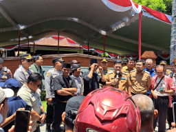 Polres Nganjuk Siagakan Personel Amankan Aksi Damai RT/RW di DPRD