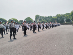 Cetak Polisi Humanis, 247 Siswa Diktukba SPN Polda Jatim Dibekali Teknik Dalmas