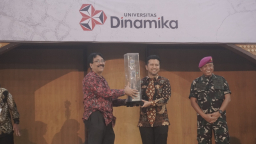 SEMARAKKAN SEMANGAT SUMPAH PEMUDA, UNIVERSITAS DINAMIKA GELAR PASKIBRA FESTIVAL 3.0