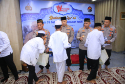 Humas Polri Tebar Kepedulian, Santuni 100 Anak Yatim di Momen HUT ke-74