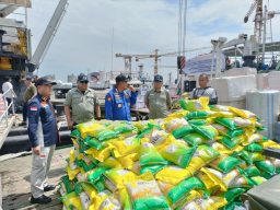 Batalyon Dhira Brata Akpol 1990 Kirimkan Bantuan Skala Besar untuk Warga Terdampak Banjir dan Longsor di Aceh Tamiang
