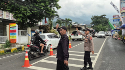Libur Bersama Hari Kedua, Polres Pasuruan Antisipasi Lonjakan Pengunjung Wisata Cimory Prigen