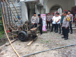 *Peringati Hari Jadi Reserse ke - 78 Polres Kediri Bantu Sumur Bor*