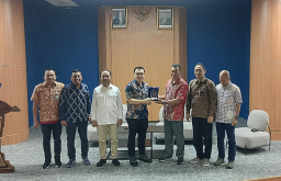 Kemenko PM “Belanja Masalah” di Surabaya: Rangkul Pentahelix untuk Rumuskan Transformasi Pemasaran UMKM & SMK Go Global