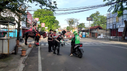 *Korsabhara Baharkam Polri Konsisten Gelar "Jumat Berkah" untuk Warga Depok*