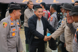 *Kabaharkam Polri Tinjau Posko Bencana di Aceh Tamiang, Pastikan Kelancaran Distribusi Bantuan Logistik*