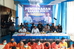*Jelang Nataru Polda Jatim Kembali Musnahkan Barang Bukti 9,3kg Sabu*