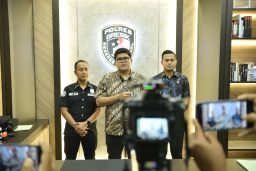*Polres Gresik Tetapkan 2 Tersangka Kasus Penyebaran Data Pribadi Lewat Aplikasi Go Matel R4*