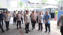 Pastikan Keamanan Nataru, Kakorsabhara Cek Kesiapan Personel di Gereja dan Objek Vital Jakarta