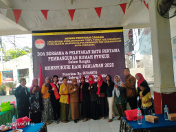 Doa Bersama dan Peletakan Batu Pertama Pembangunan Rumah Syukur di Kelurahan Gebang Putih