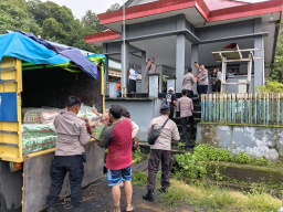 Hujan Ekstrem Landa Maluku Utara, Polri Evakuasi Ribuan Warga dan Salurkan Bantuan tiga kabupaten