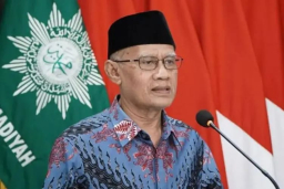 Ketua Umum Pimpinan Pusat (PP) Muhammadiyah Haedar Nashir menilai wacana penempatan Kepolisian Republik Indonesia