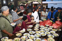 Merajut Kebersamaan, Polres Pelabuhan Tanjung Perak Buka Bersama Insan Pers dan Santuni Anak Yatim.