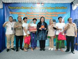 Kemendagri Salurkan Bansos ke LRPPN Bina Insani Surabaya, Perkuat Upaya Rehabilitasi Narkotika Jelang Ramadan
