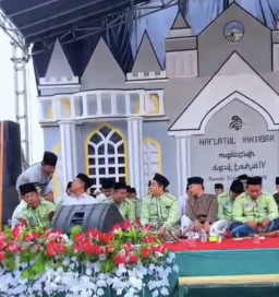 Haflah Ikhtibar ke-29 MI Darut Tauhid IV Banmote, Kedungdung sampang berjalan khidmad