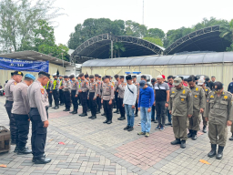 Polres Pelabuhan Tanjungperak Libatkan 209 Personel Beri Layanan Haul ke - 549 Sunan Ampel