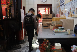 Berikan Rasa Aman Perayaan Imlek, Polres Pelabuhan Tanjung Perak Sterilisasi Tempat Ibadah