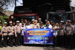 Polres Gresik dan Polda Jawa Timur Gelar Rampcheck Bus Pariwisata, Pastikan Keselamatan Wisatawan