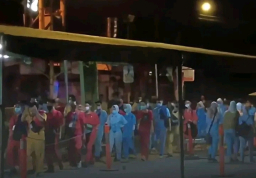 Menjelang Ramadhan Ratusan Buruh Pabrik Mie Sedap Gresik Dirumahkan, THR Terancam Tak Cair