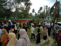 Ketulusan di Balik Seragam: Aipda Raja Faisal Setia Dampingi Warga Anambas di Saat Terakhir
