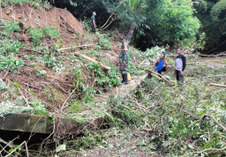 Talud Jatiprahu Longsor, Warga Bantaran Sungai Diminta Waspada