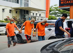 Satreskrim Polres Gresik Bongkar Komplotan Pencurian Truk, Mantan Sopir Jadi Otak Kejahatan