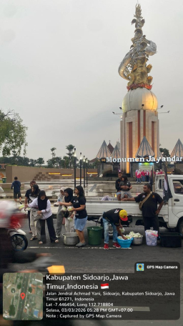 Hari ke-13 Ramadhan, Tim Takjil MAKI Jatim Berbagi 1.000 Paket di Alun-Alun Sidoarjo