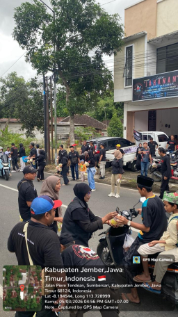 MAKI Jatim Bersama Laskar Jahanam Bagikan 250 Paket Takjil di Hari ke-15 Ramadhan di Jember
