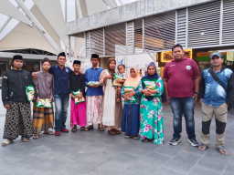 Insan Pers Berbagi di Bulan Ramadan, HarianMataBerita.com Santuni Anak Yatim di Taman Suroboyo Kenjeran