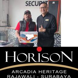 Hotel Horison Dukung Kegiatan Sosial Ramadhan Media Jurnal Peristiwa.ID dengan Donasi Air Mineral
