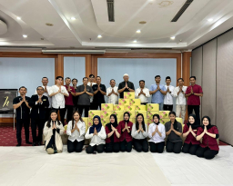 Manajemen Hotel Bagikan Puluhan Parcel Lebaran untuk Karyawan, Bentuk Apresiasi dan Kebersamaan di Bulan Ramada