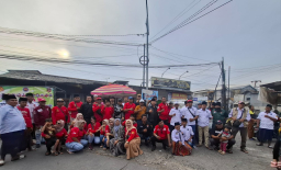 MADAS ( Madura Asli Daerah anak Serumpun ) Bagikan 2.000 Takjil di Tambak Mayor Surabaya