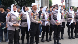 Polda Metro Jaya Kedepankan Pendekatan Humanis Dan Tim Sholawat Dalam Pelayanan Penyampaian Aspir