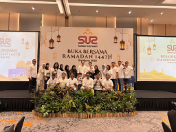 Keluarga besar PT.SUMBER URIP SEJATI mengadakan acara bukber di Hotel HARIS surabaya dengan semarak kebersamaan