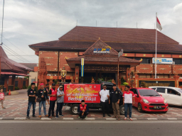Jum'at berkah MADAS serumpun DPC Mojokerto bagikan 1000 takjil