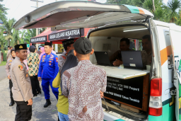 Cepat Dekat Bersahabat : Polres Probolinggo Buka Layanan Samsat dan Sim Keliling Sambil Berbagi Takjil