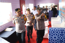 Kapolda Jatim Cek Pos Terpadu dan Pos Pam di Surabaya Pastikan Layanan Mudik Berjalan Optimal